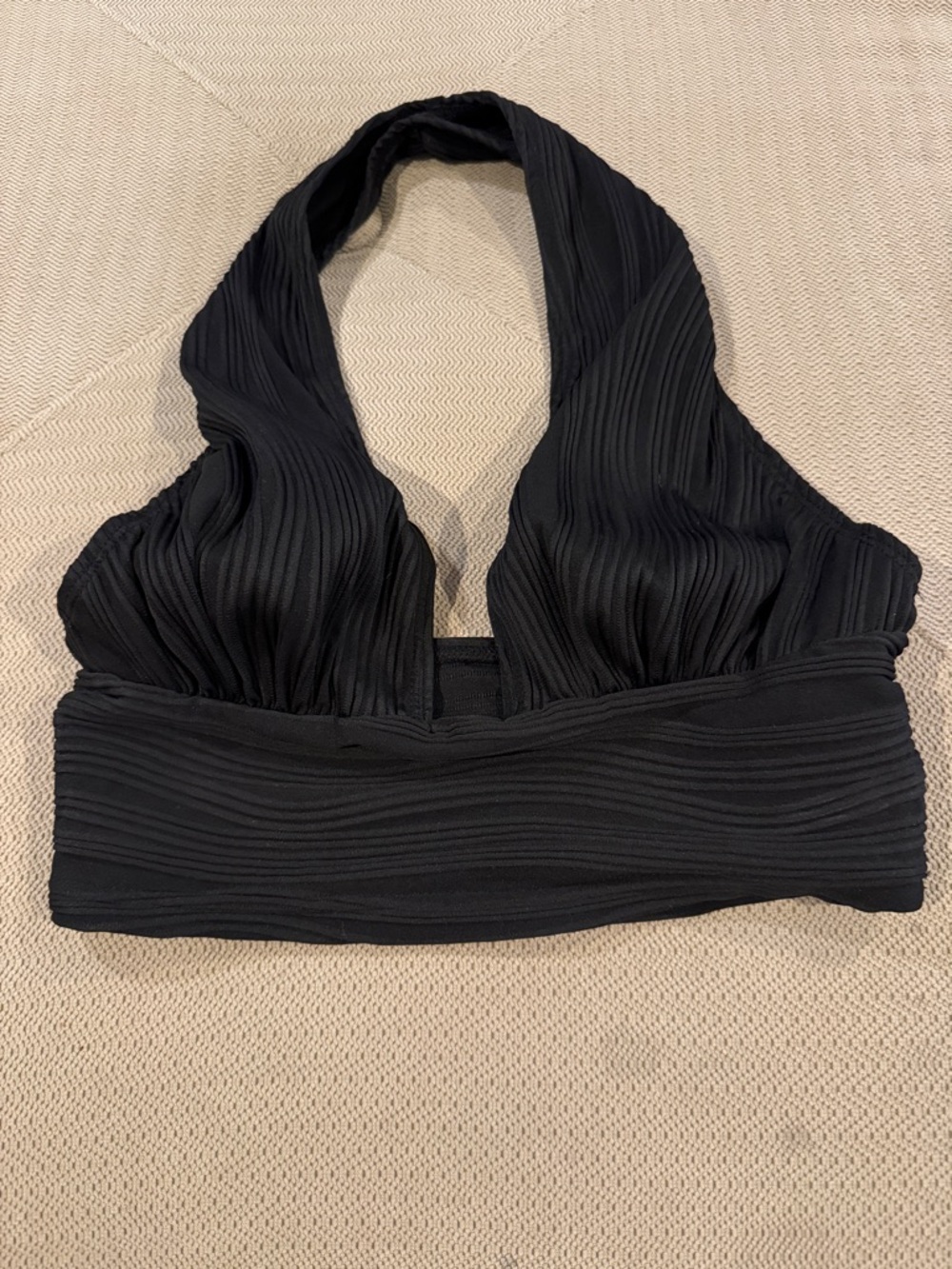 SHEIN Black Ribbed Halter V-Neck Crop Top